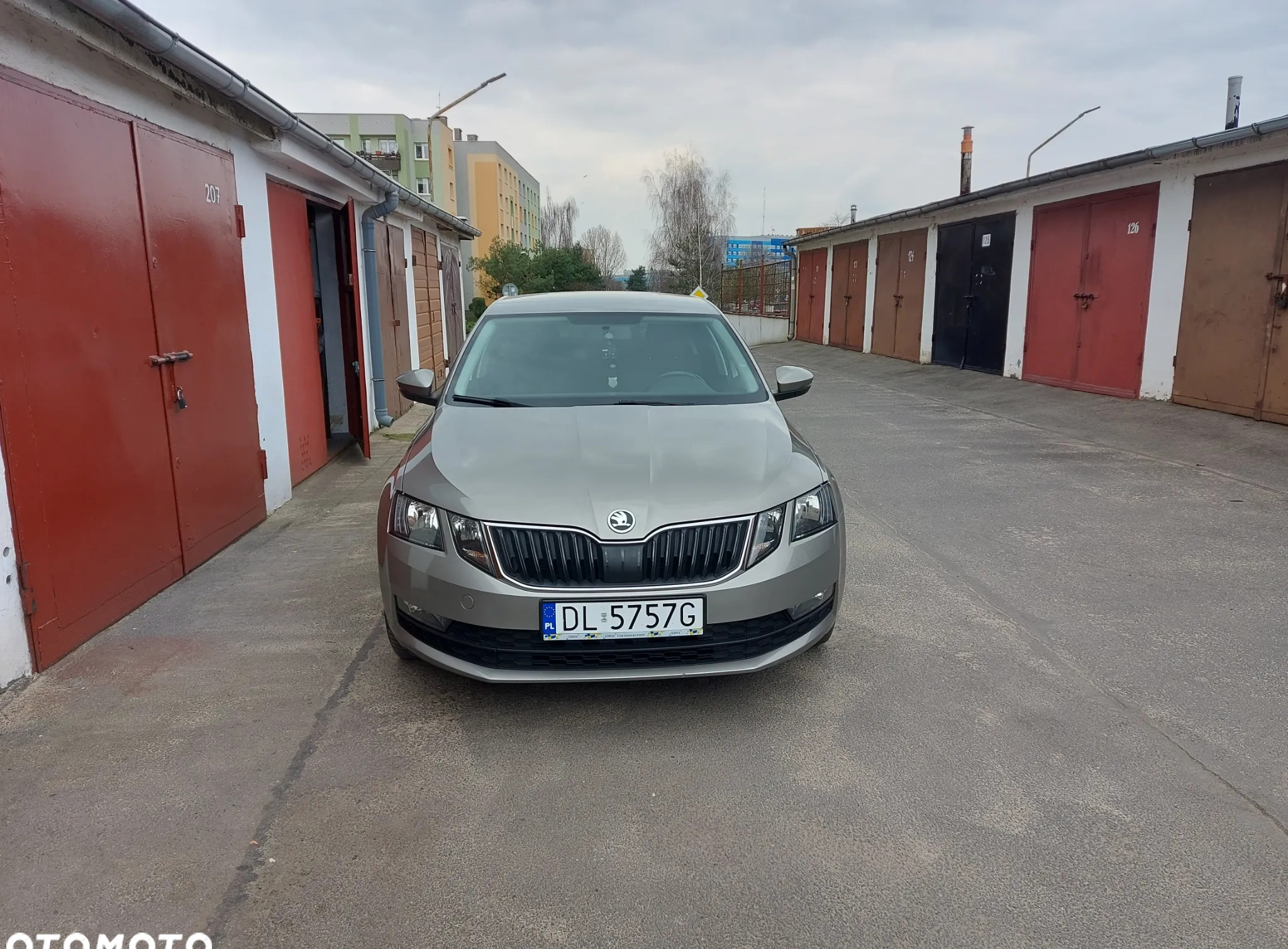 Skoda Octavia cena 43500 przebieg: 202000, rok produkcji 2017 z Legnica małe 46